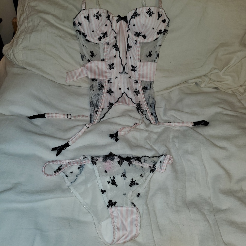 Victoria's Secret Corset w/Garters Matching Panty